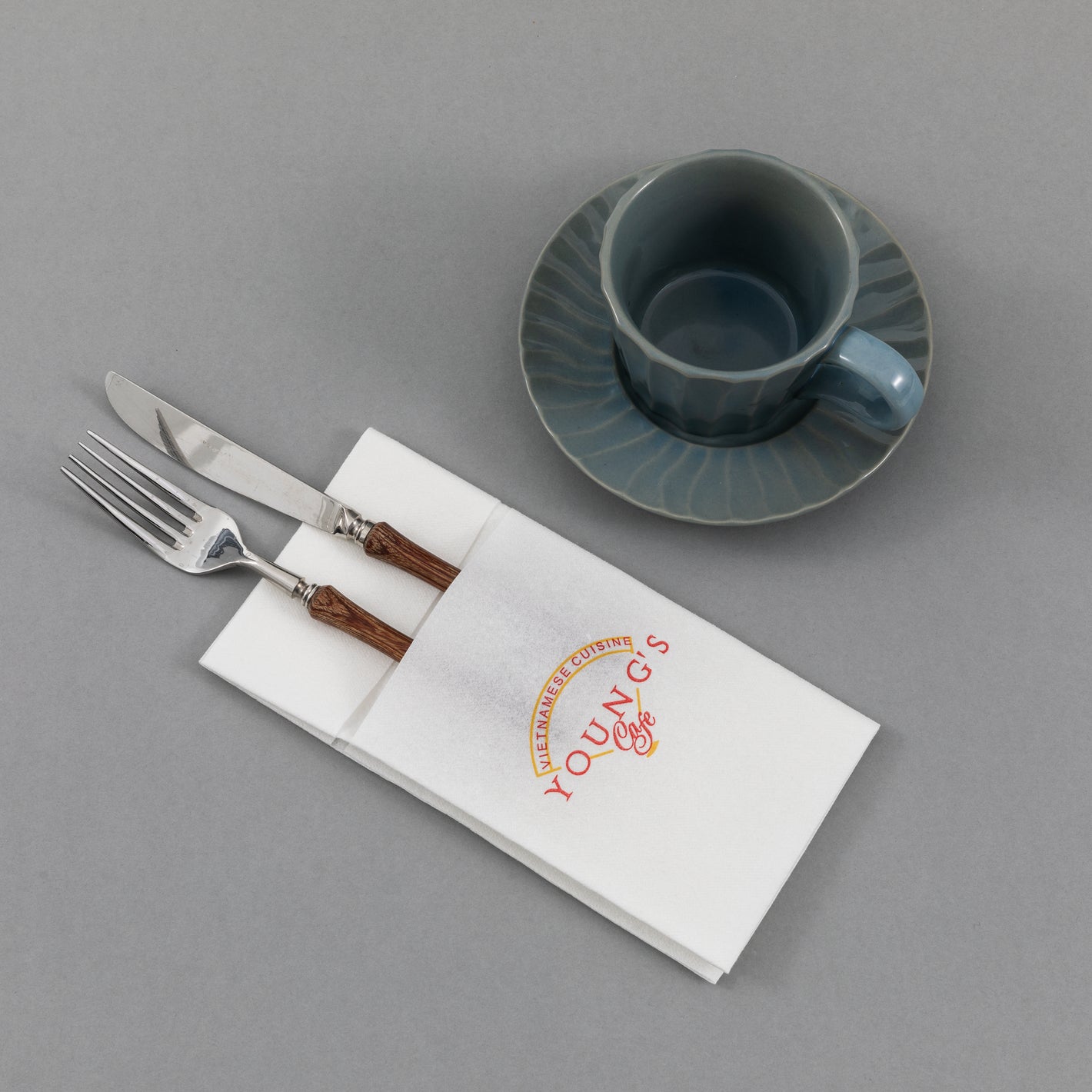 Linen-Feel White Paper Napkins, Pre-Fold 1-ply, 16" x 16", 20 x 50 napkins